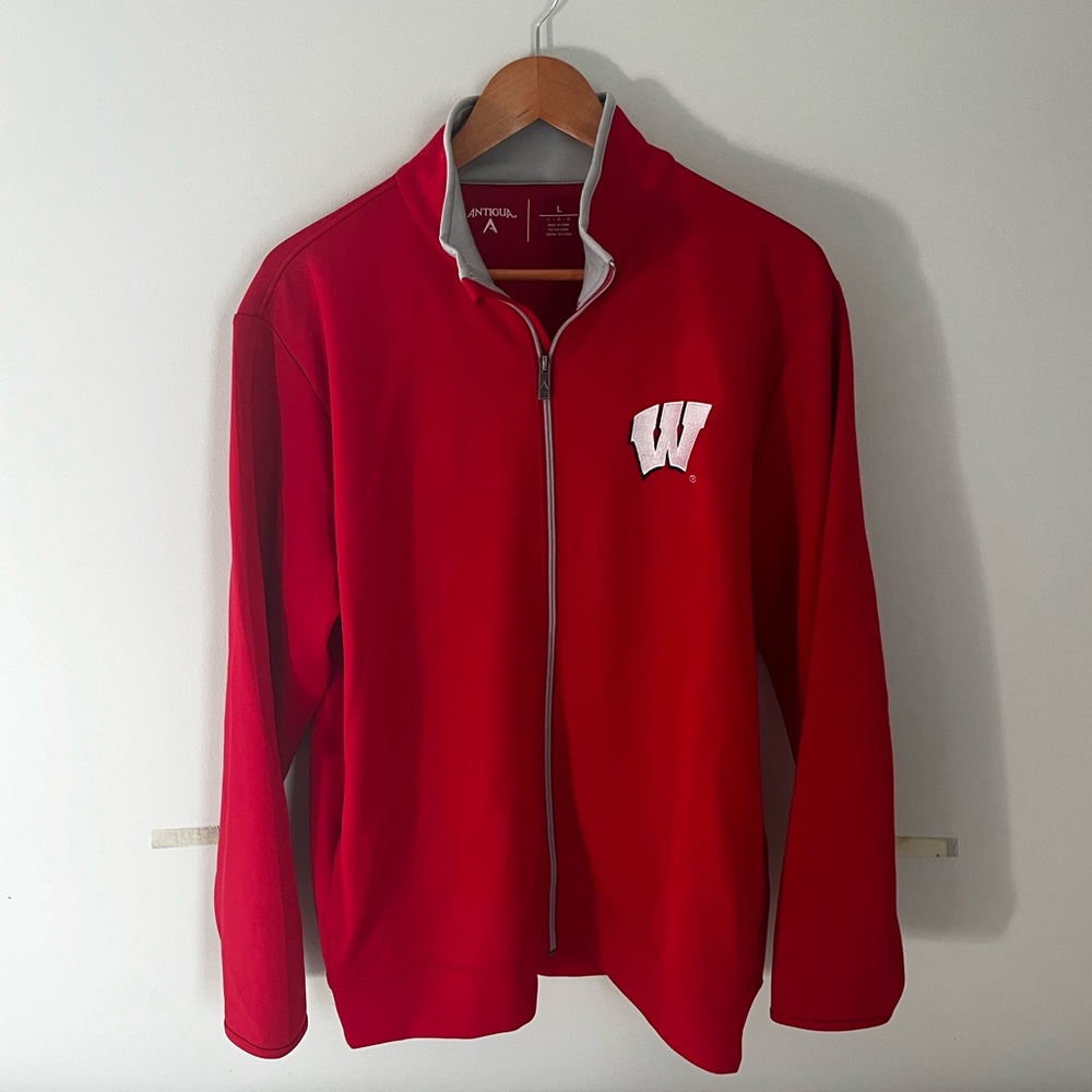 Wisconsin Badgers Men’s Quarter-Zip Sweatshirt - size Large